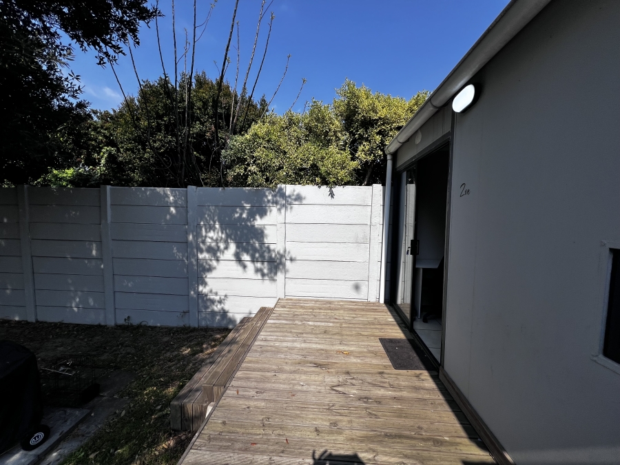 To Let 1 Bedroom Property for Rent in Table View Western Cape